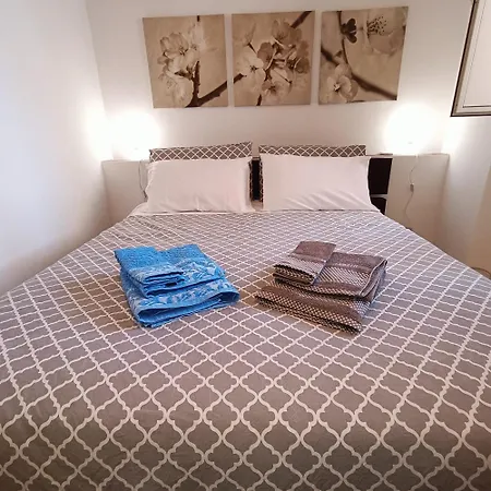 アパート Centro Storico Casa Bellini ***** パレルモ